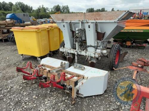 Reekie space setter with control box & Reekie box for fertiliser