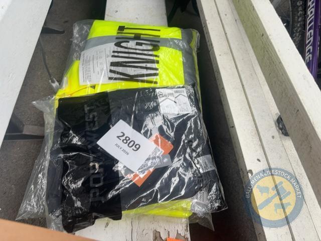 medium coat & 32 waist work trousers with knee pads