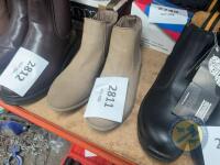 size 8 boots sand
