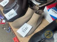 size 8 boots sand - 2