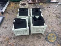 4 flower pots with liners - 2