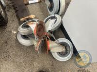 4 castors