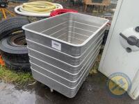 silver tub on wheels