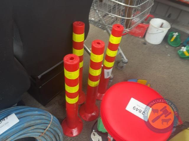 4x plastic parking bollards