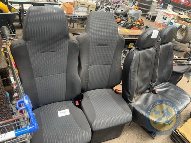 2x minibus seats