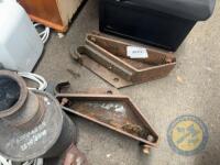2x Tanco loader brackets - 2