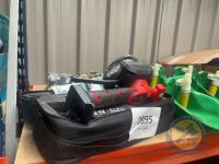 Tile suction gun with batteries - 2