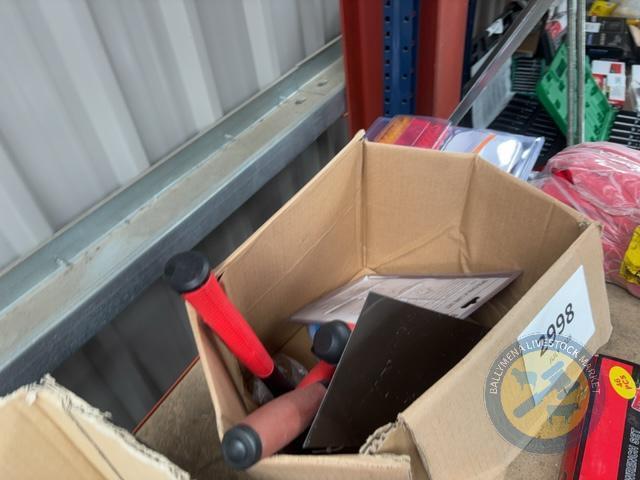BUIlding towels plastering trowels chalk line heavy hammer