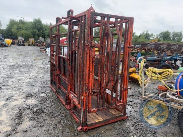 Cattle crush with new floor