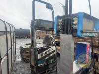 Double forecourt fuel pump