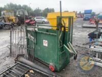 Calf dehorning crate - 4