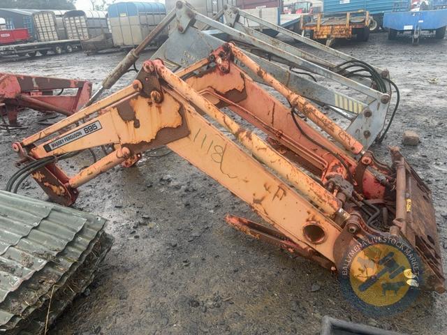 Massey Ferguson 895 front loader