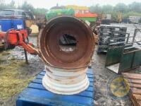 2x front 32inch Fastrac rims - 2