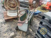 Calf dehorning crate - 4