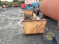 1tn wooden meal trough - 2