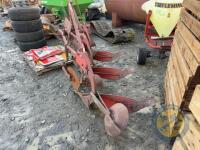 Kvernland 3 furrow plough - 3