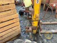 Yellow tractor forklift - 5
