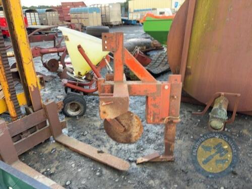 Single mole plough with disc