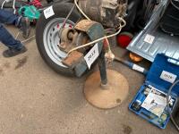 Grinder on stand - 4