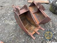 18inch digger bucket for Case 580 wheeled digger - 2