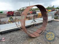 Round bale feeder - 2