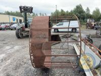 Round bale feeder - 4