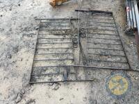 Set of driveway painted gates - 3