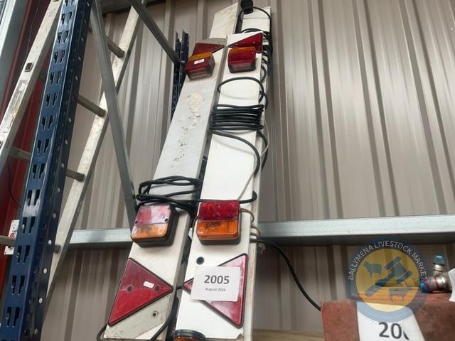 4x light tail boards