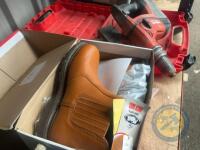 MAC size 10 boot - 2