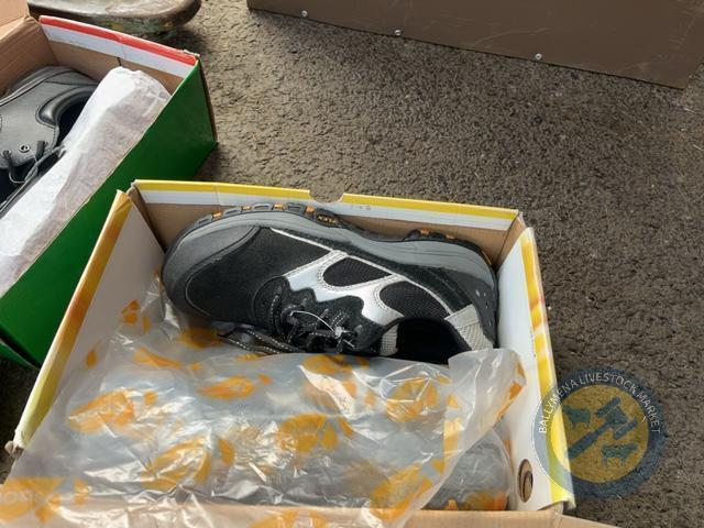 Size 6 safety trainer