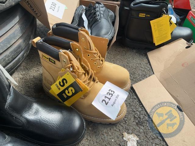 Size 6 oil resistant boots