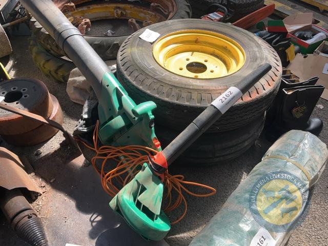 leaf blower