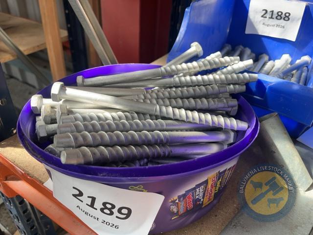 40 M12 bolts
