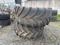 2x 30.5L R32 tyres