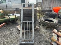 guillotine gate