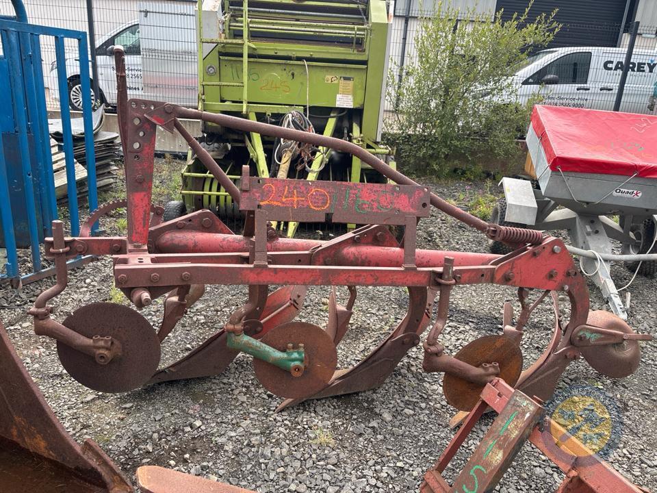 3 furrow Kverneland plough