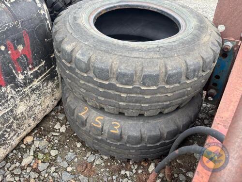 2x 10.5/85-15.3 tractor trailer tyres