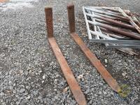 set of pallet toes
