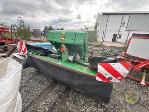 John Deere 132 front mower