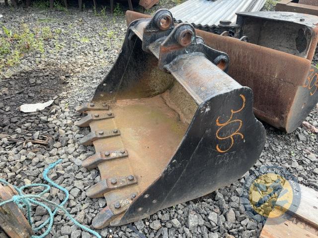 4-6 tonne bucket & hitch bundle