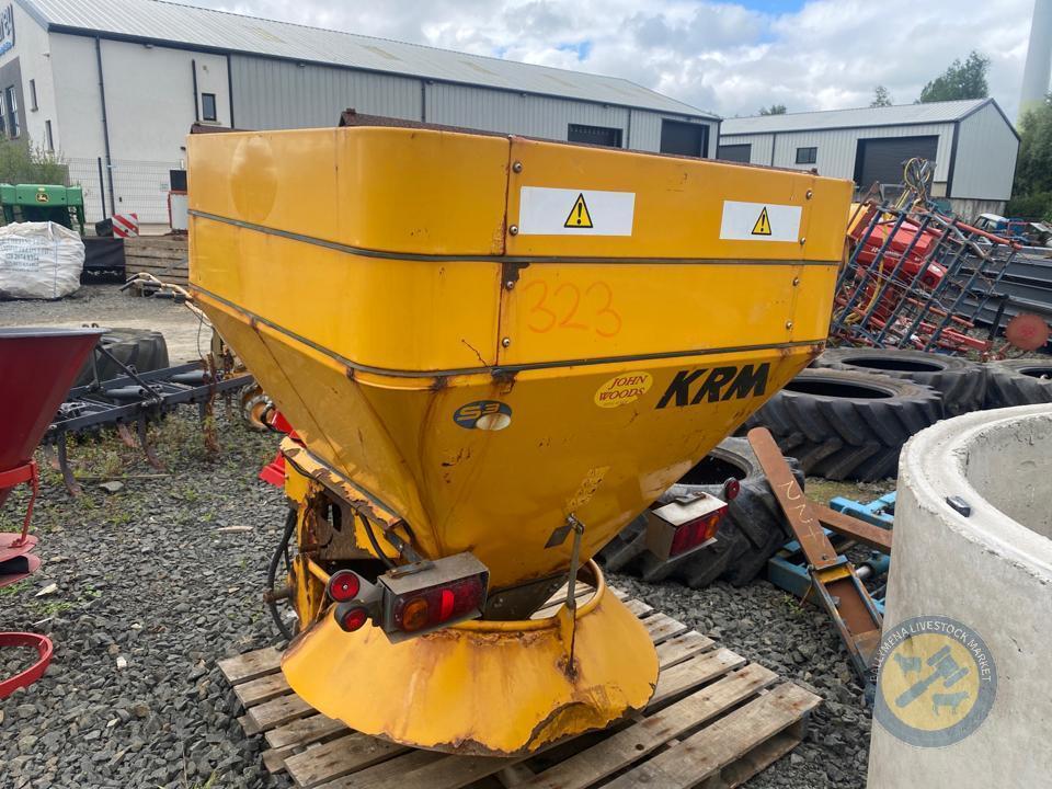 Salt spreader