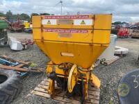 Salt spreader - 2