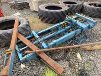 forklift mast with toes - 3