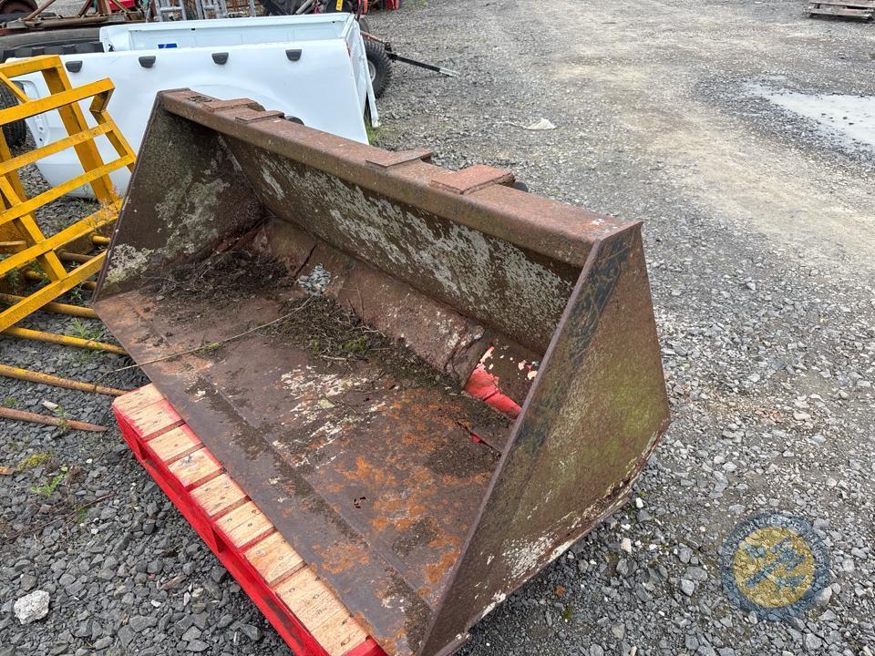 6ft Bucket on euro brackets