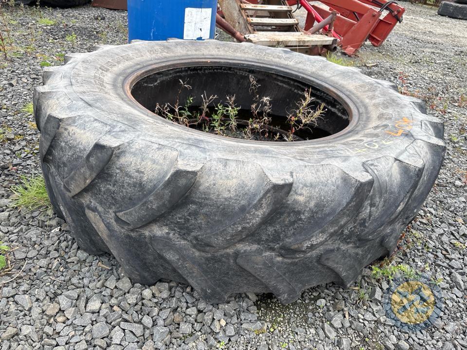 1 460/85 R38 Firestone tyre