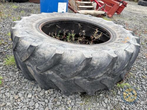 1 460/85 R38 Firestone tyre