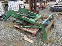 John Deere 2140 loader