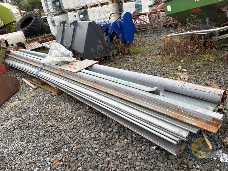 18ft x 17ft insulted roller door comes with runners & motors
