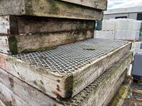 12 8x4 3 8x2 5 5x4 Covers approx 550ft - 2