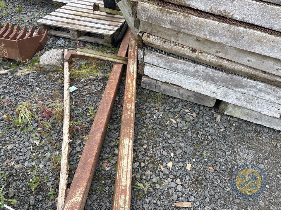 2 steel box section posts